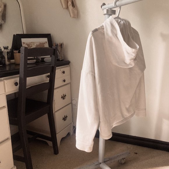 White Under Armour Winter Sweater - Picture 4 of 6